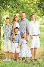 30+ Best Summer Family Photo Ideas: What to Wear and More!