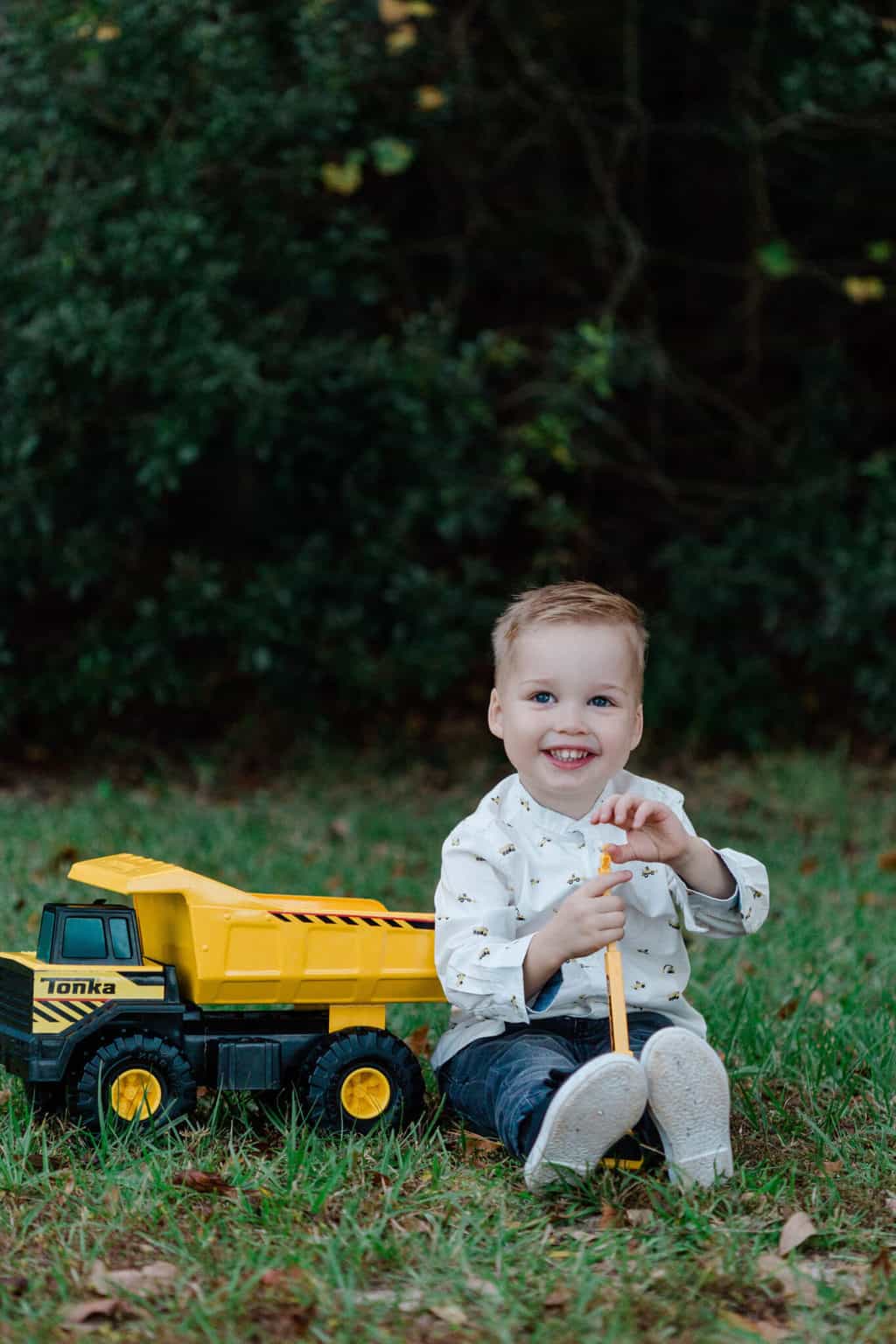 30+ Best Summer Family Photo Ideas: What to Wear and More!